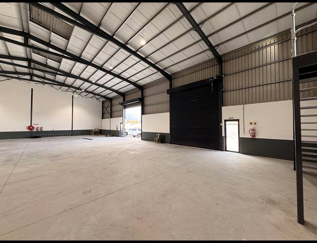 645M² WAREHOUSE FOR SALE IN WELLINGTON CENTRAL